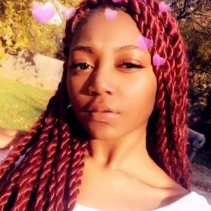 Meet your Posher, Maya